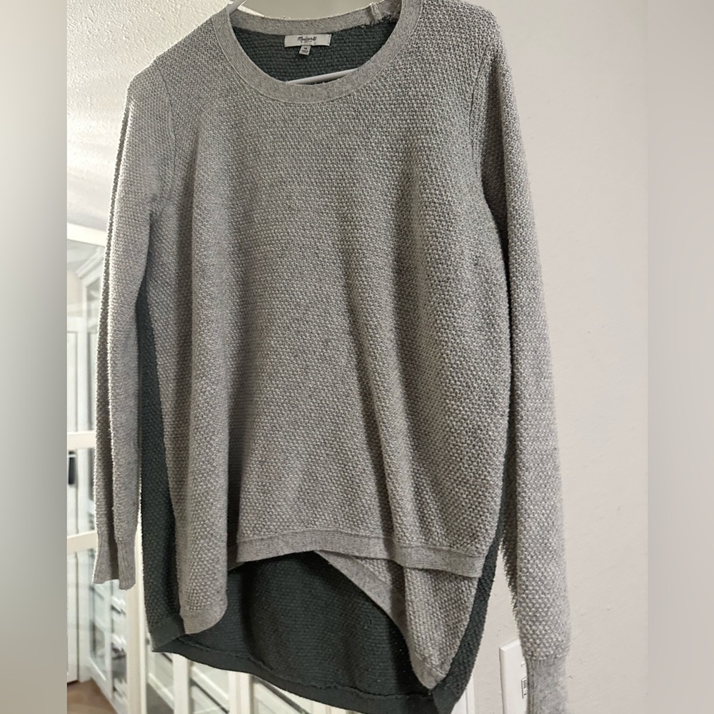 Madewell light grey and green pattern sweater. Slight High-low design.